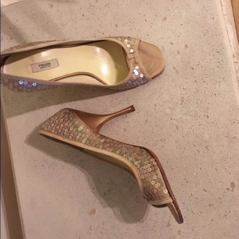 Prada embellished sandals!(Italy)